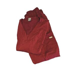 niaahinn Burgundy Scrub Suit Set for Women V-neck Top & Tapered Leg Jogger Pants